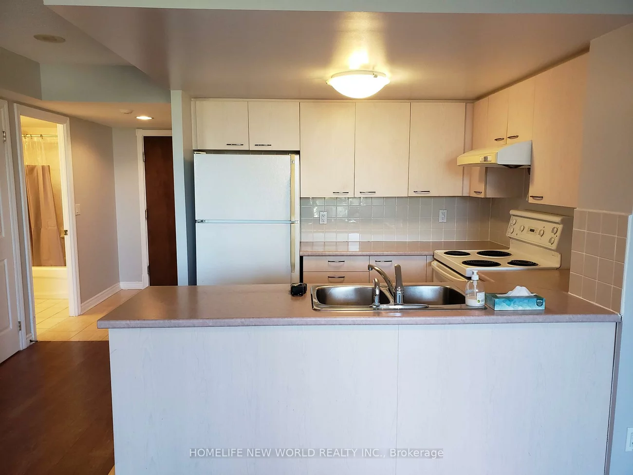 130, Pond, Commerce Valley, Markham