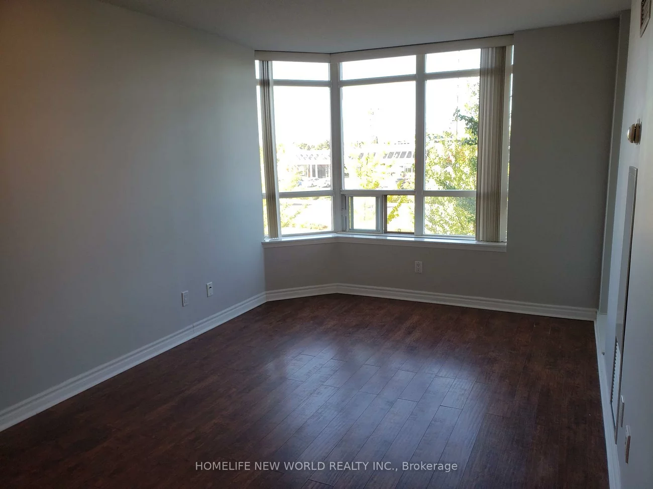 130, Pond, Commerce Valley, Markham