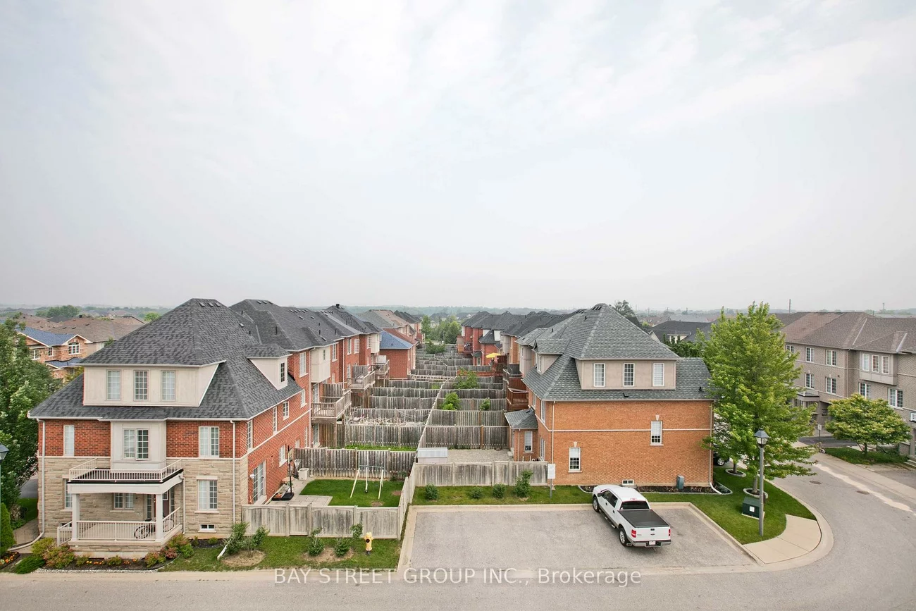 540, Bur Oak, Berczy, Markham