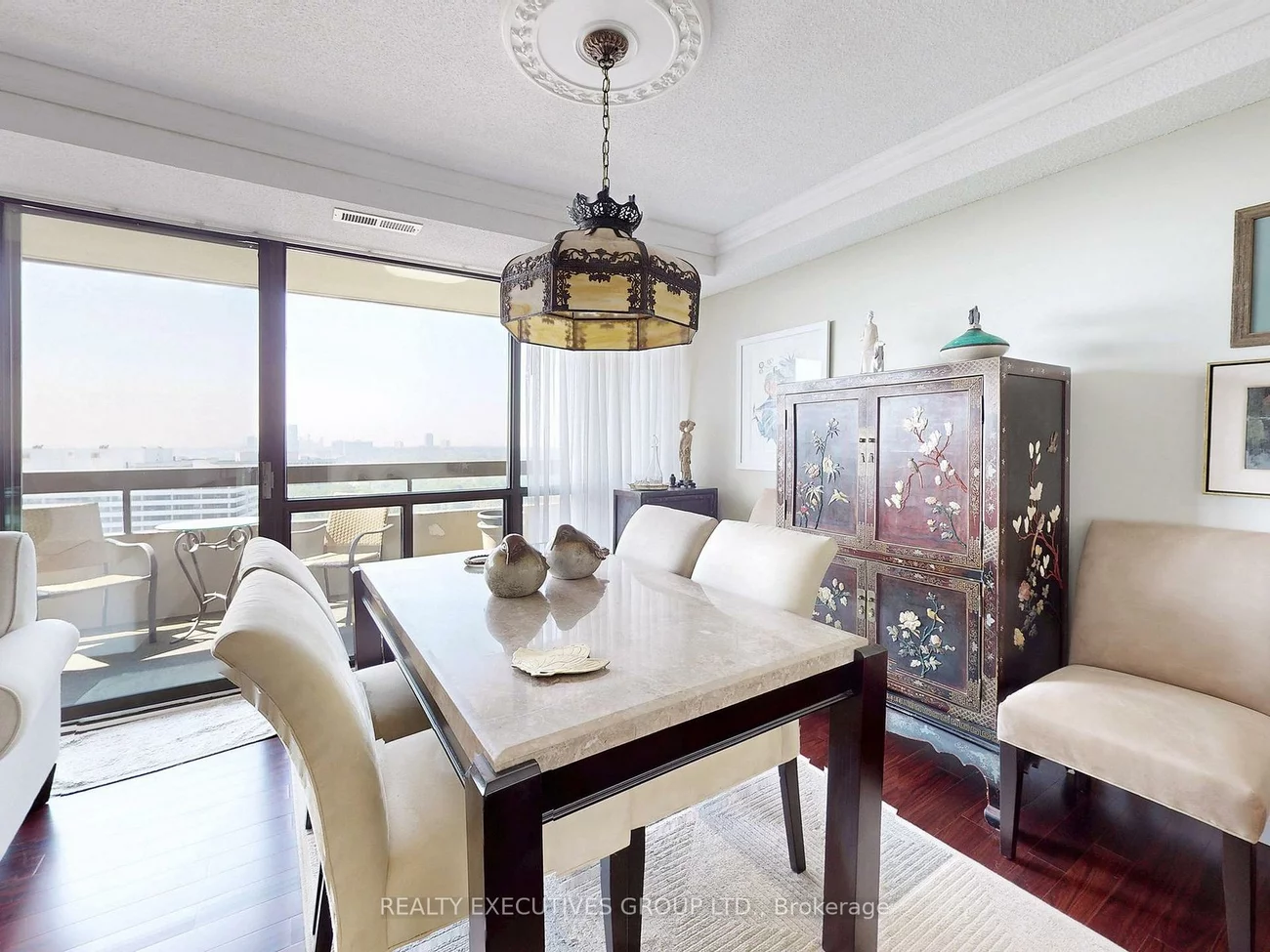 8111, Yonge, Royal Orchard, Markham