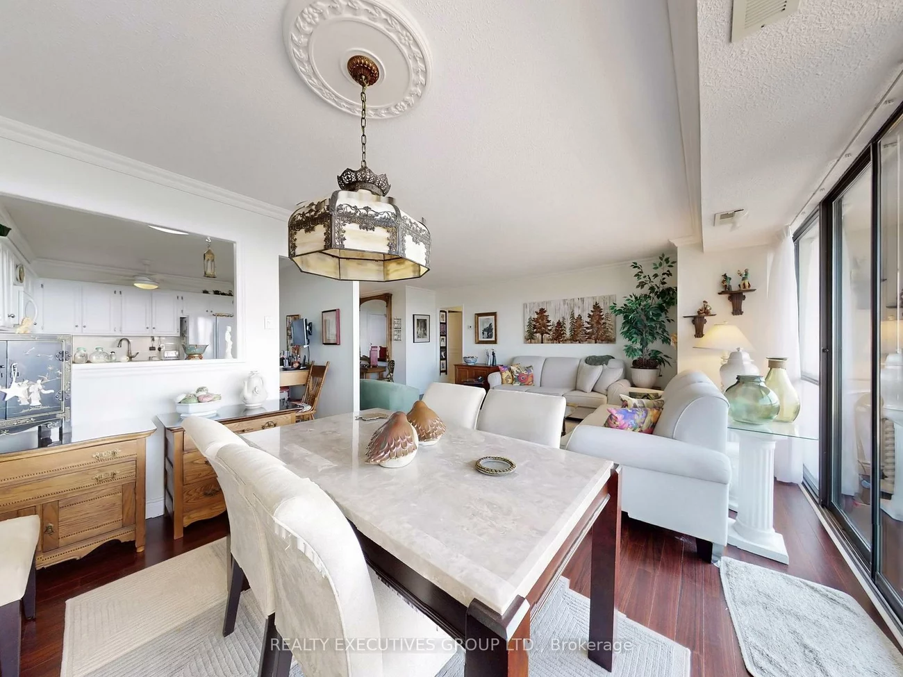 8111, Yonge, Royal Orchard, Markham