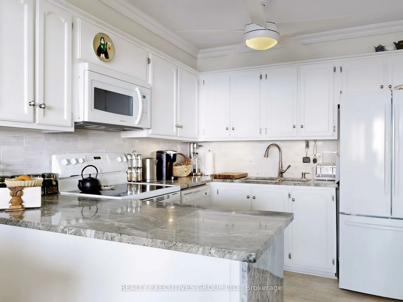 8111, Yonge, Royal Orchard, Markham