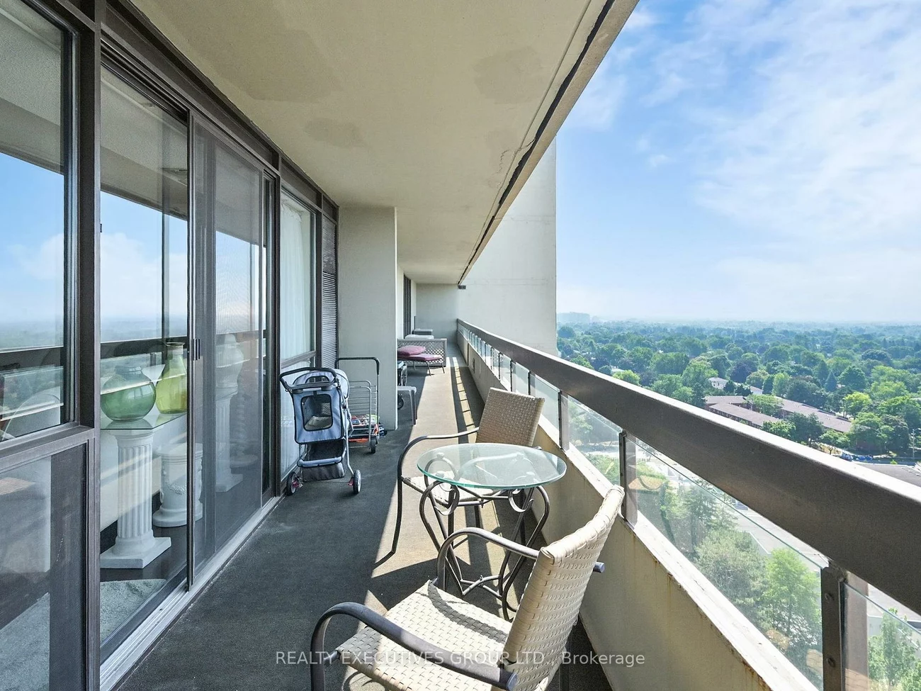 8111, Yonge, Royal Orchard, Markham