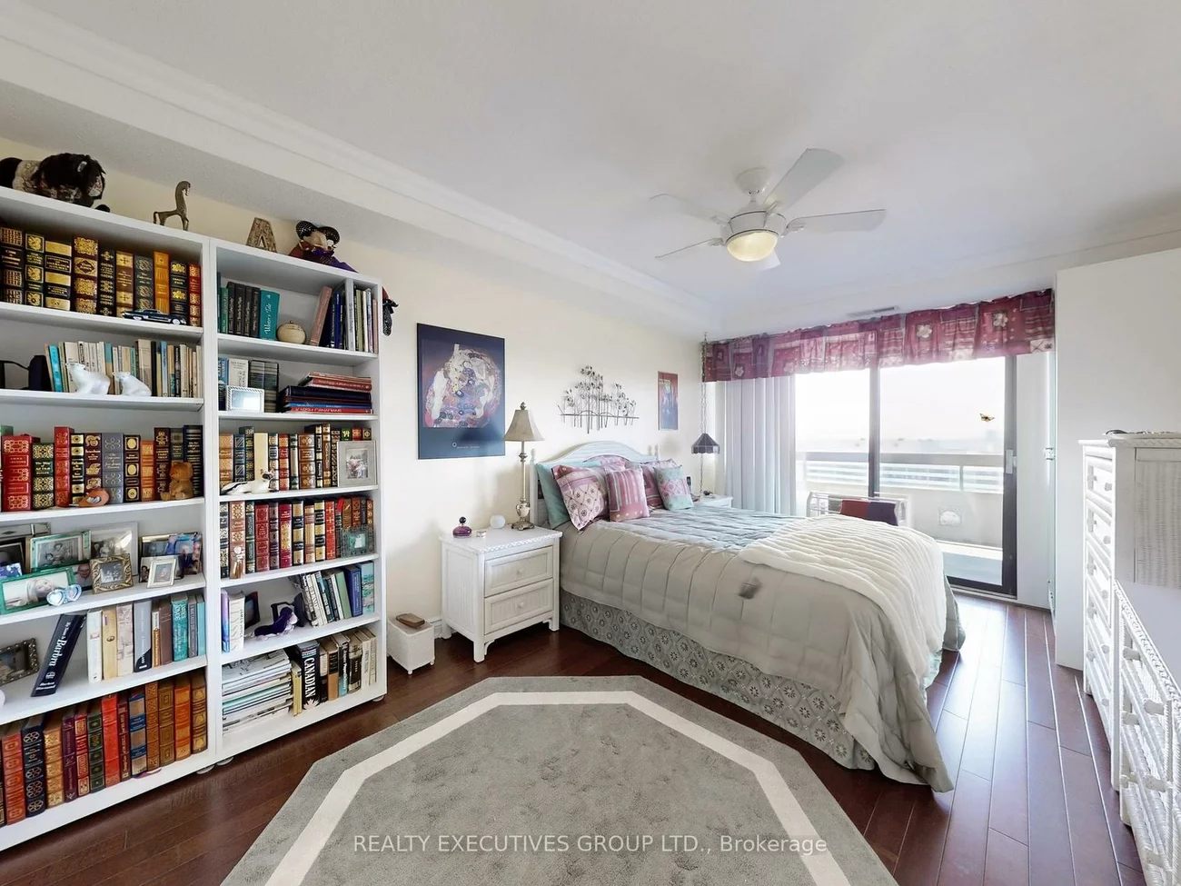 8111, Yonge, Royal Orchard, Markham