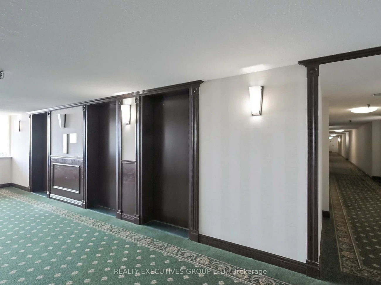 8111, Yonge, Royal Orchard, Markham