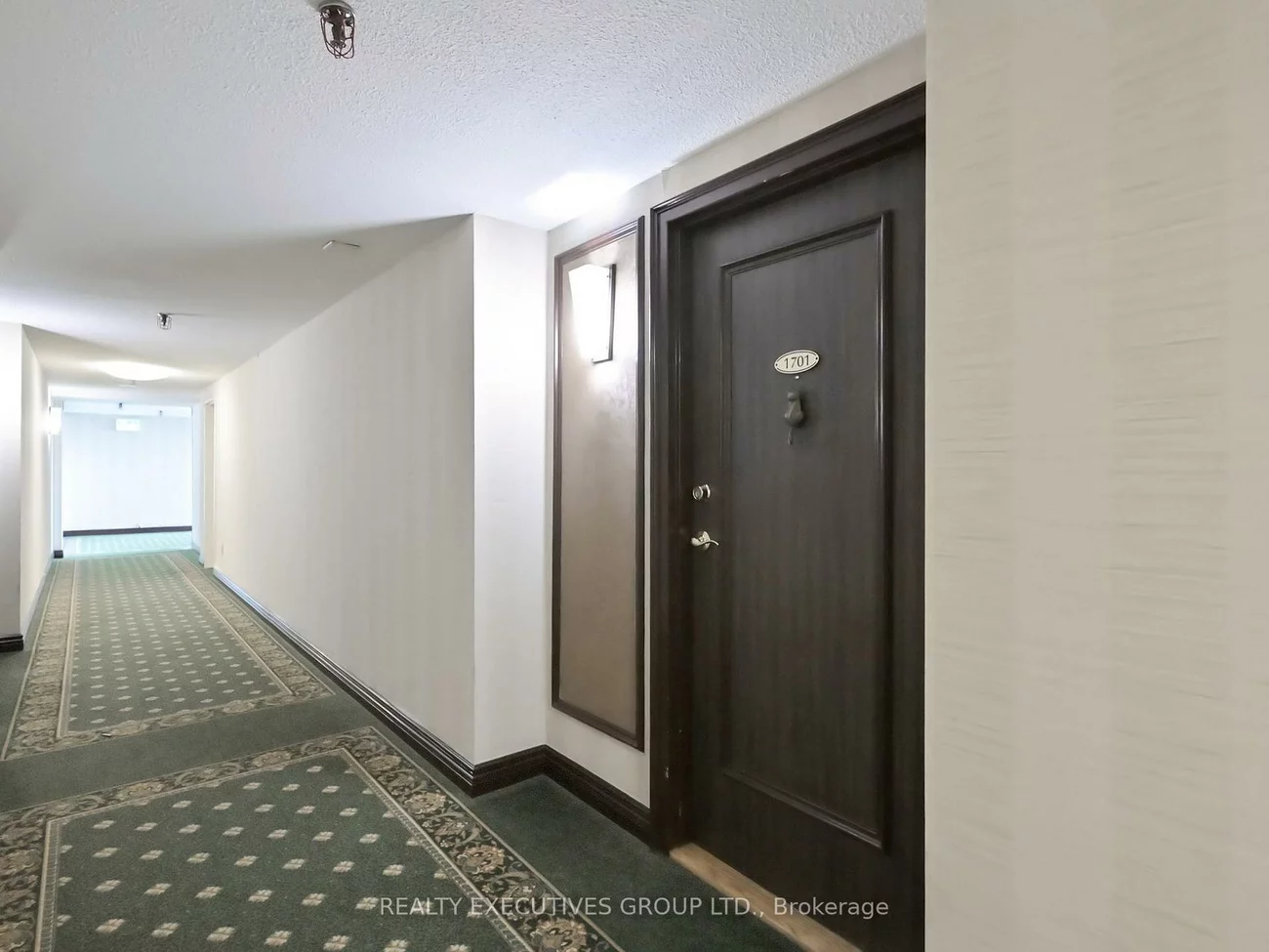 8111, Yonge, Royal Orchard, Markham