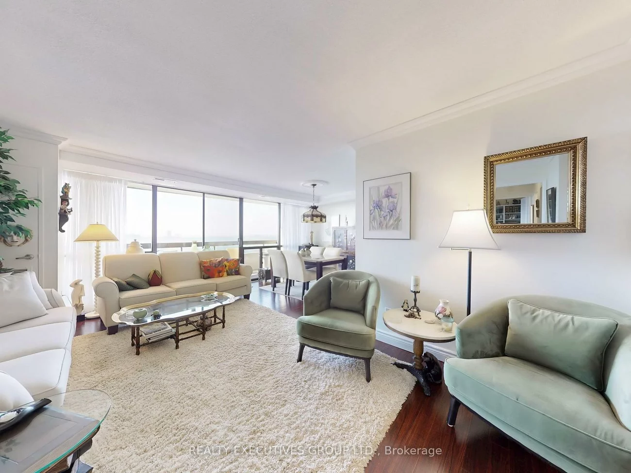 8111, Yonge, Royal Orchard, Markham