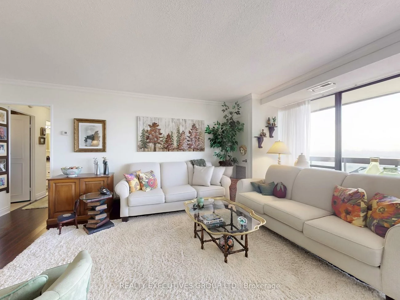 8111, Yonge, Royal Orchard, Markham