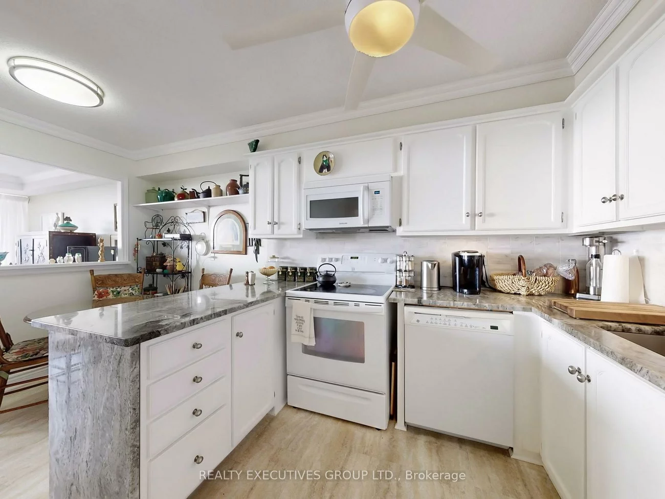 8111, Yonge, Royal Orchard, Markham