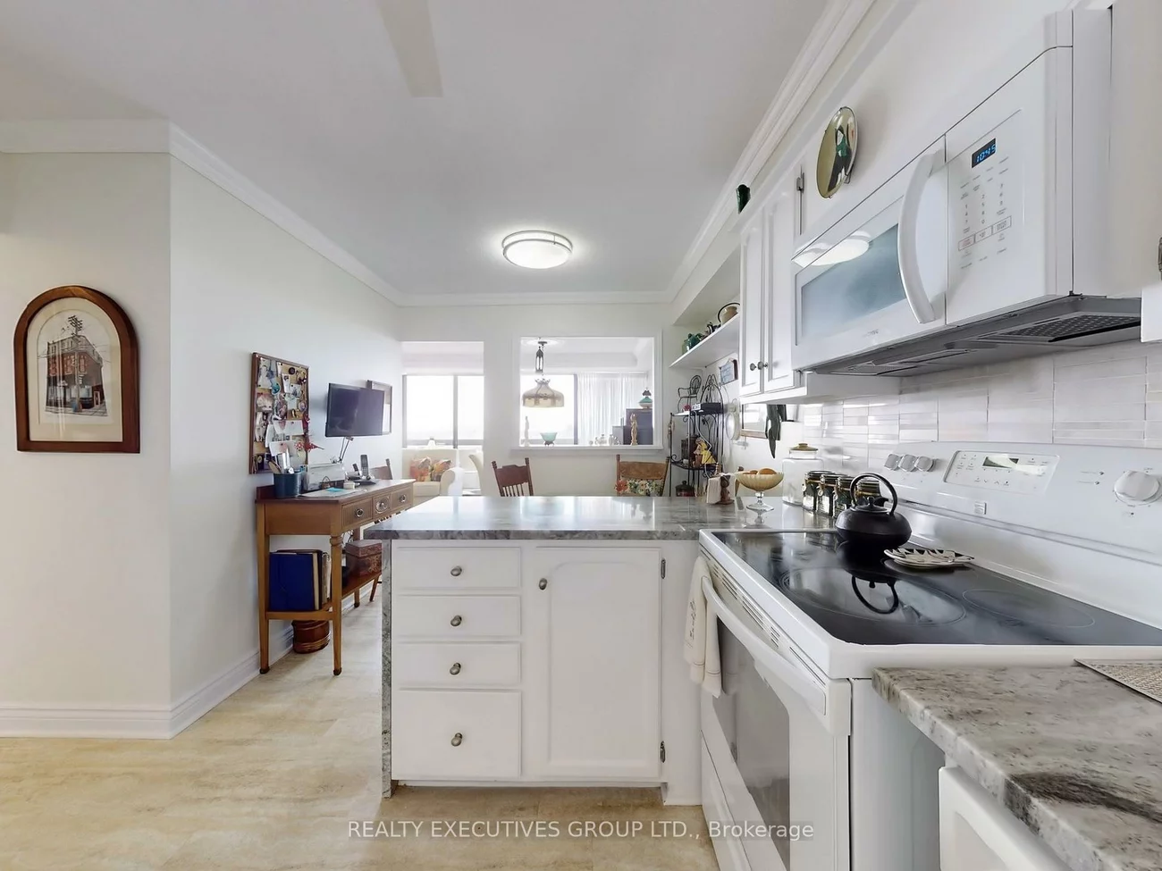 8111, Yonge, Royal Orchard, Markham