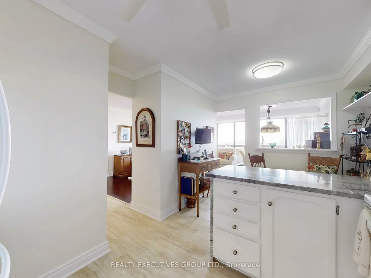 8111, Yonge, Royal Orchard, Markham