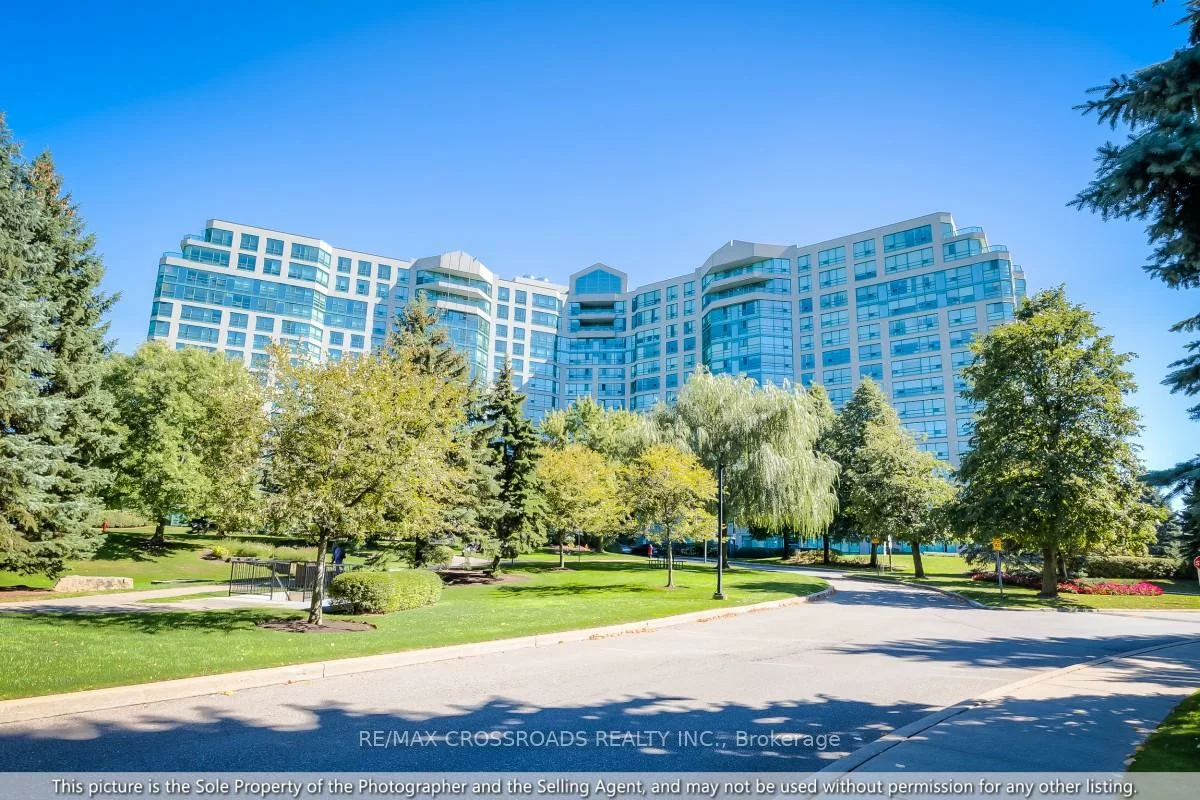 7825, Bayview, Aileen-Willowbrook, Markham