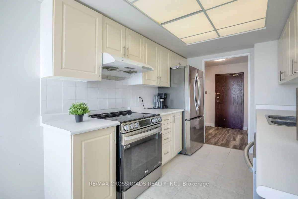 7825, Bayview, Aileen-Willowbrook, Markham