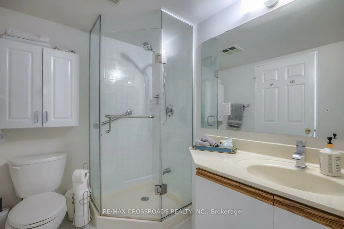 7825, Bayview, Aileen-Willowbrook, Markham