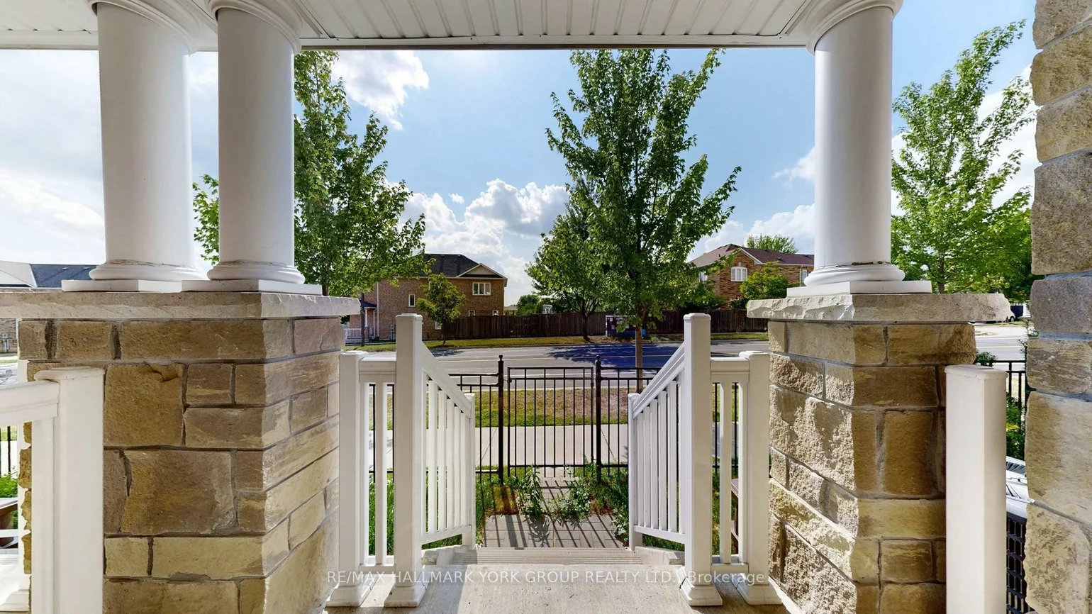 6, Roy Grove, Greensborough, Markham