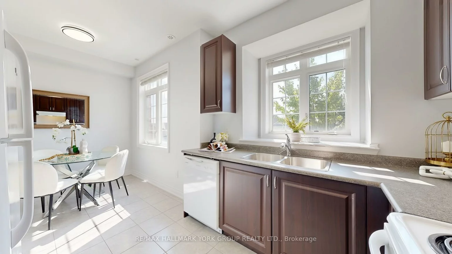 6, Roy Grove, Greensborough, Markham