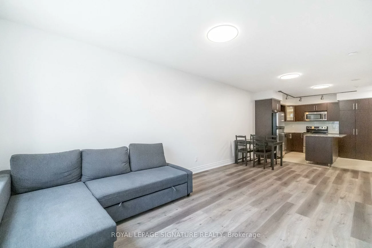 60, South Town Centre, Unionville, Markham