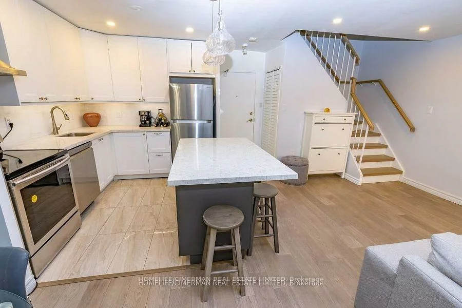 16, Elgin, Thornhill, Markham