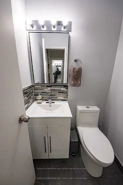 16, Elgin, Thornhill, Markham