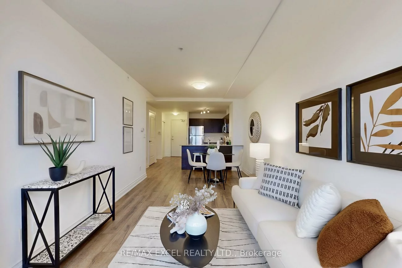 68, Main, Markham Village, Markham