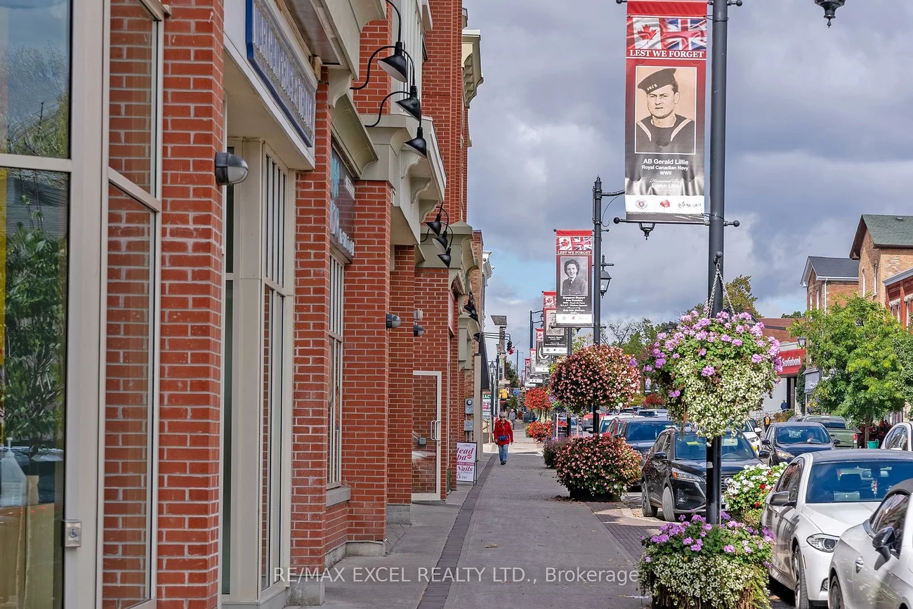 68, Main, Markham Village, Markham