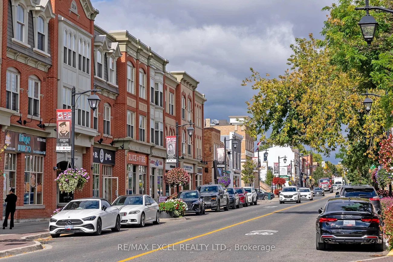 68, Main, Markham Village, Markham