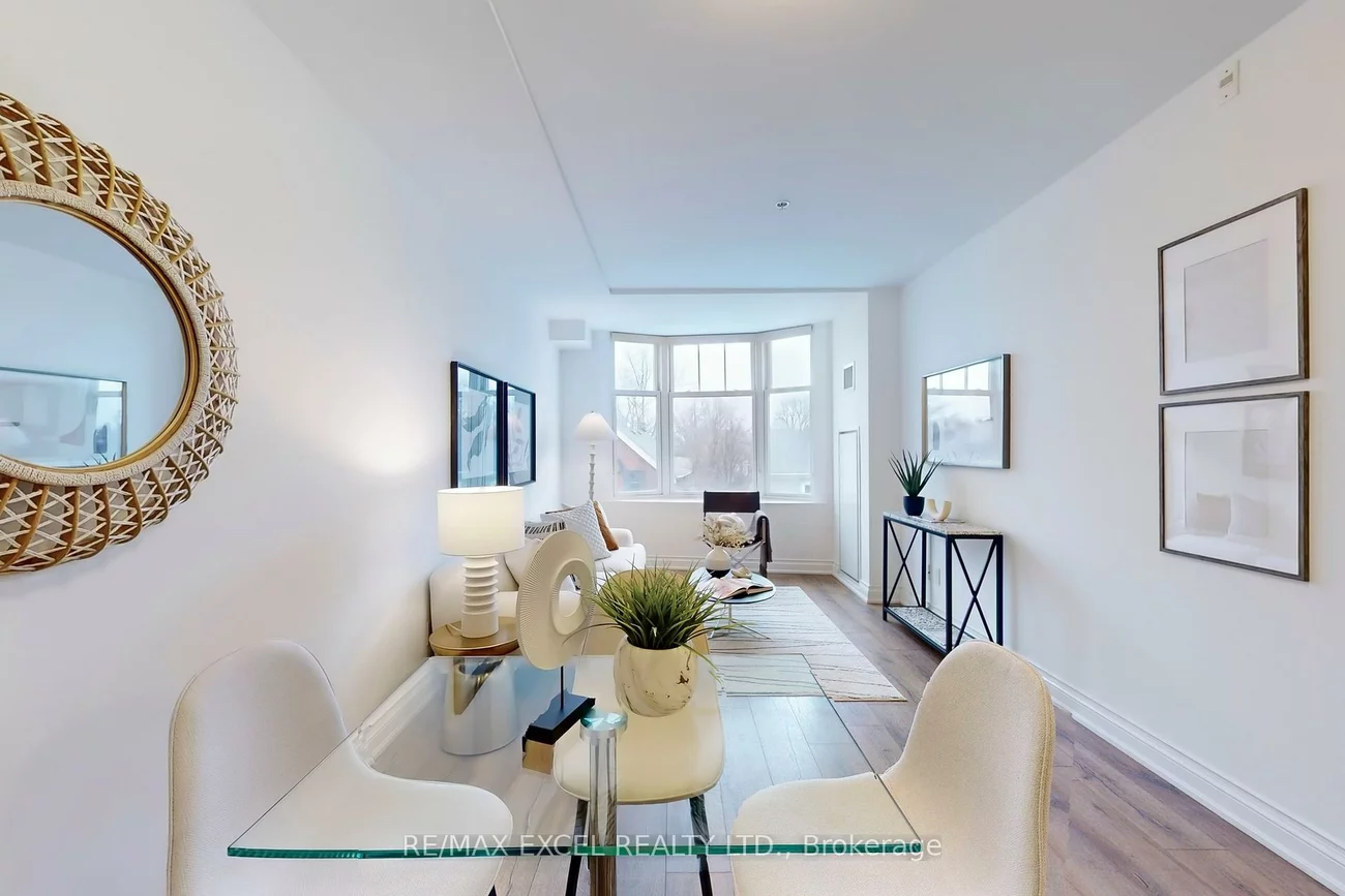 68, Main, Markham Village, Markham