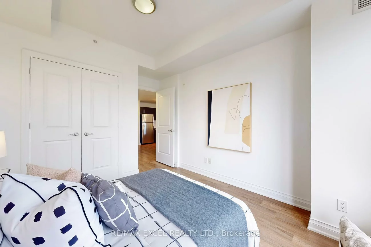 68, Main, Markham Village, Markham
