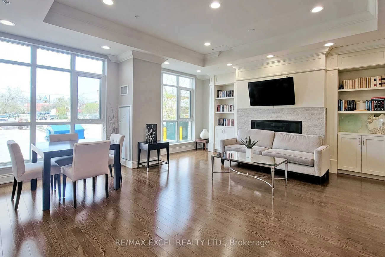 68, Main, Markham Village, Markham