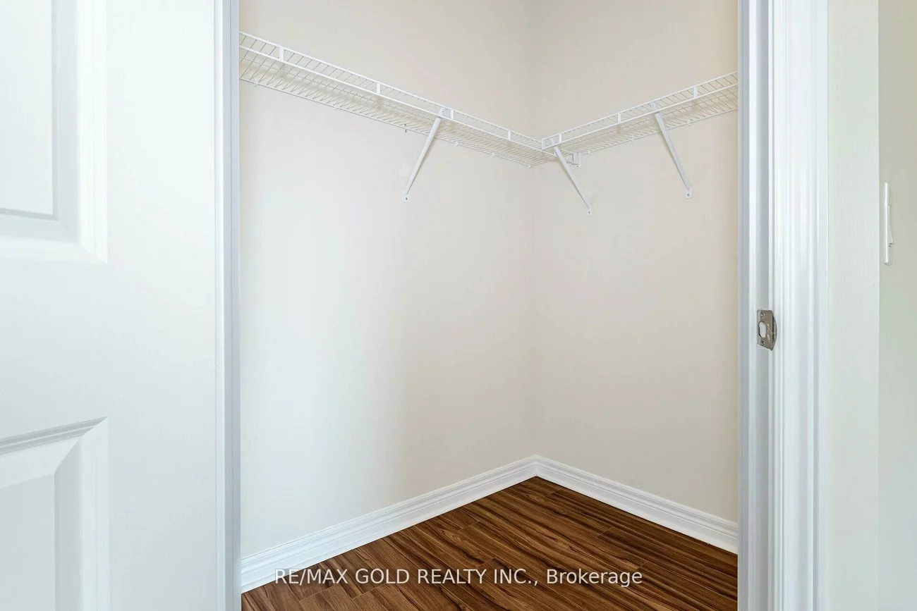 39, New Delhi, Cedarwood, Markham