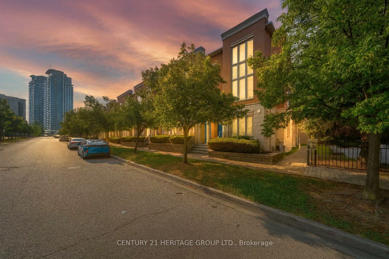 82, Suncrest, Commerce Valley, Markham