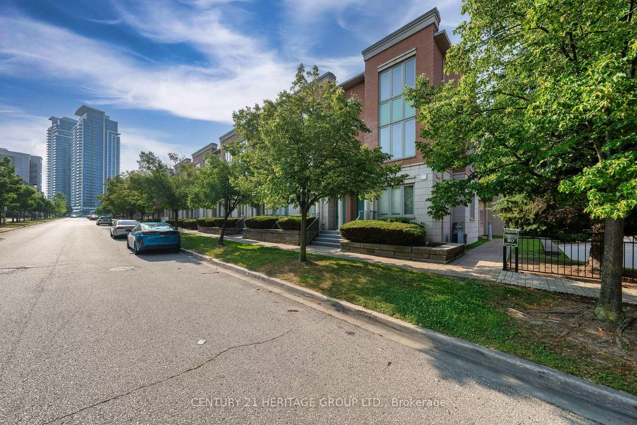 82, Suncrest, Commerce Valley, Markham