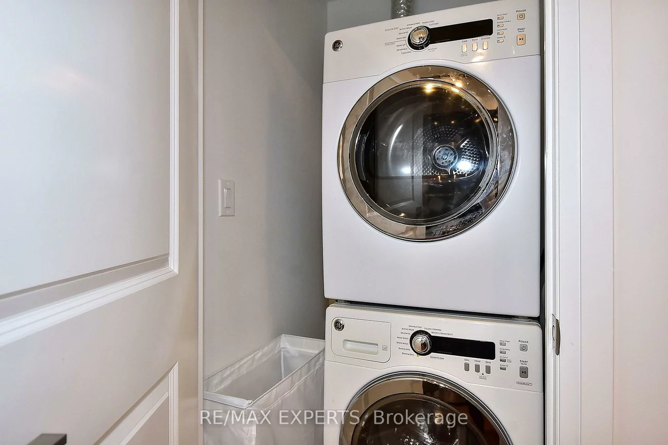 7161, Yonge, Grandview, Markham