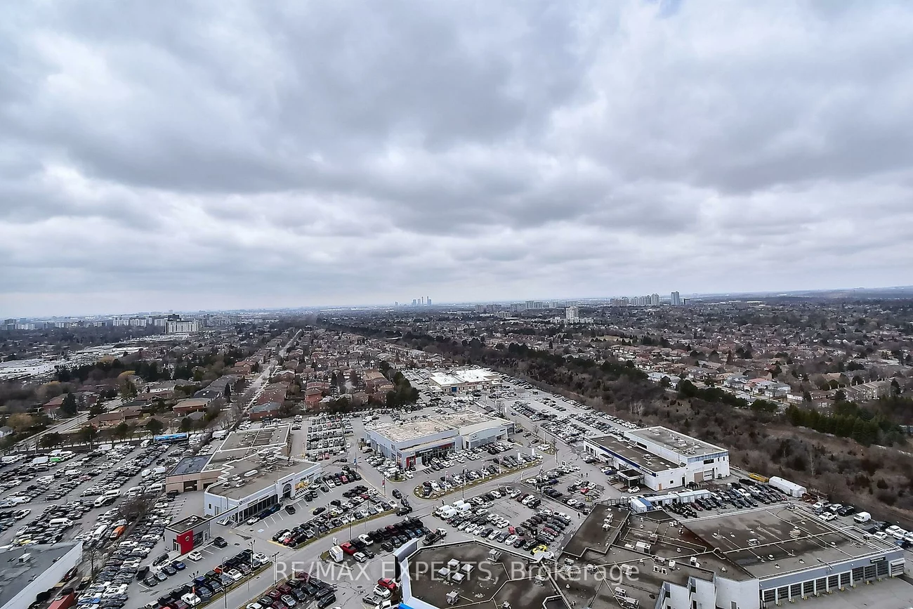 7161, Yonge, Grandview, Markham