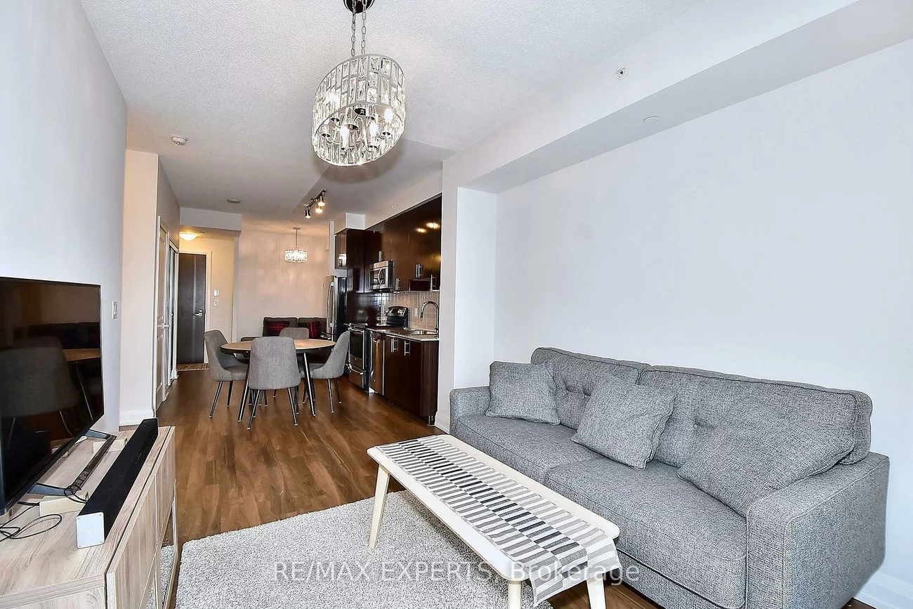 7161, Yonge, Grandview, Markham