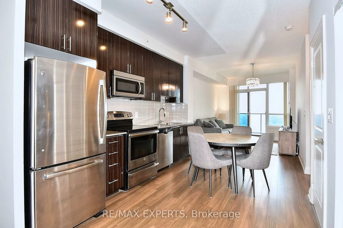 7161, Yonge, Grandview, Markham