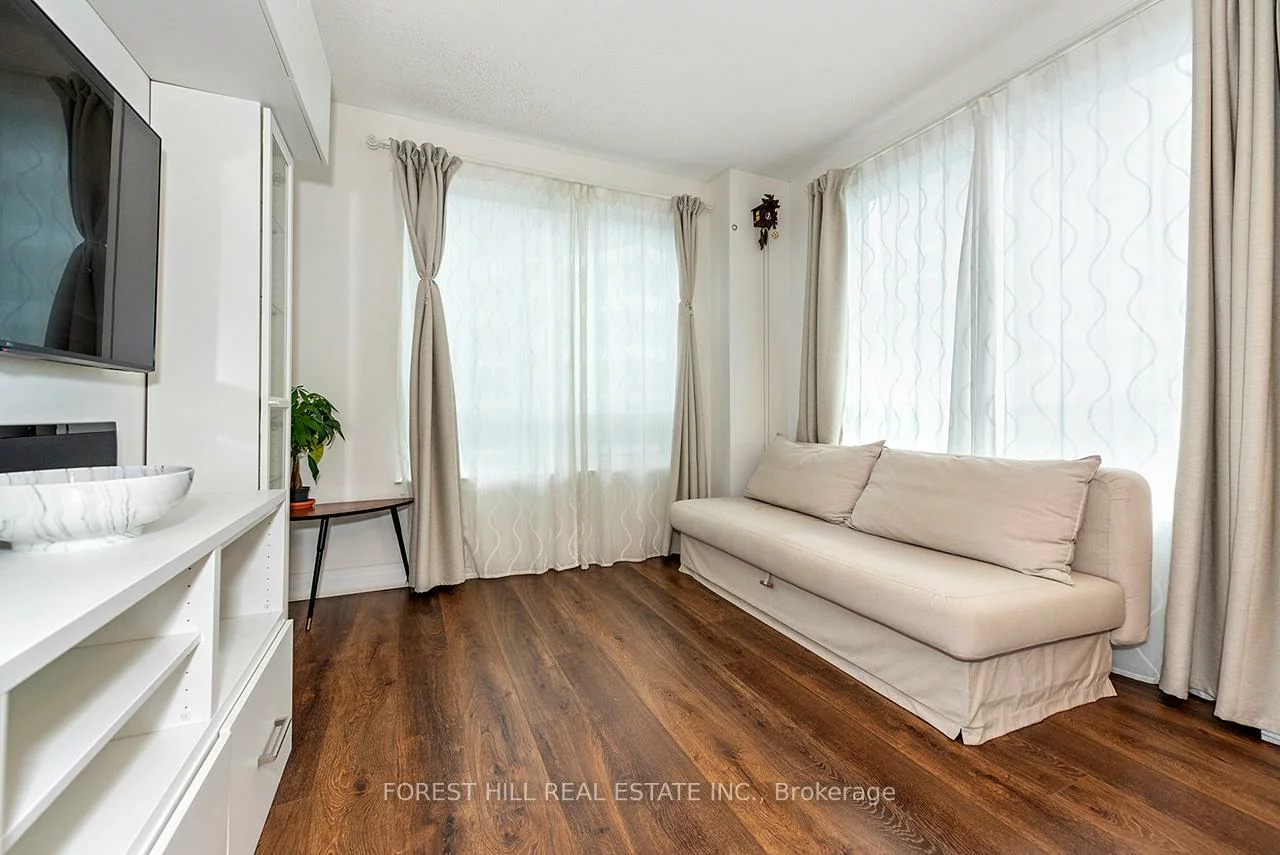 7165, Yonge, Grandview, Markham