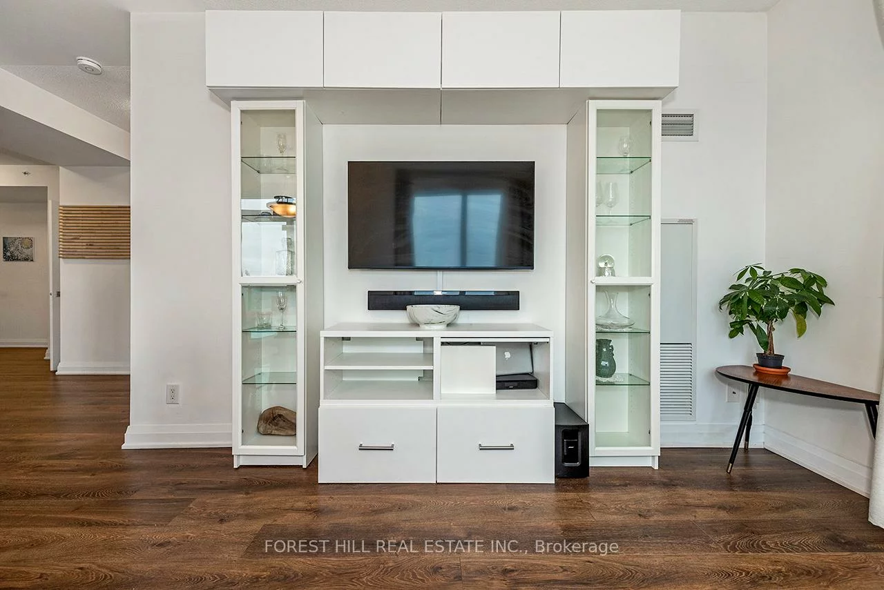 7165, Yonge, Grandview, Markham