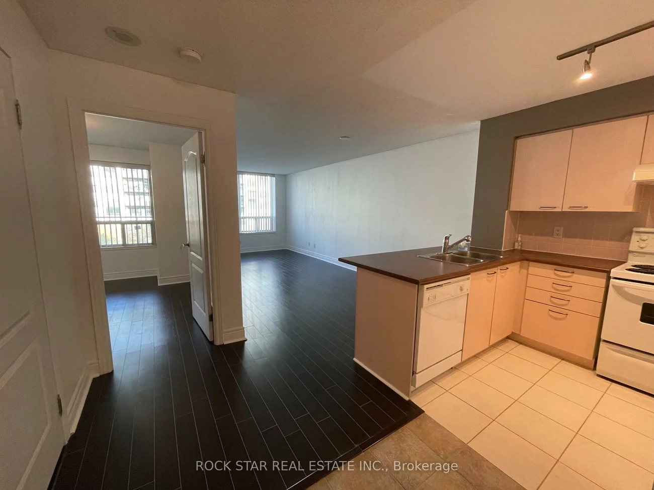 48, Suncrest, Commerce Valley, Markham