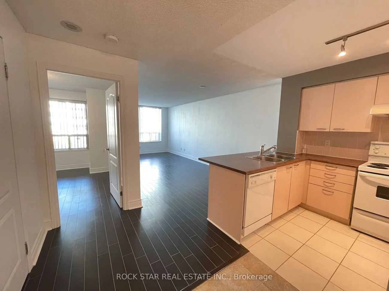 48, Suncrest, Commerce Valley, Markham