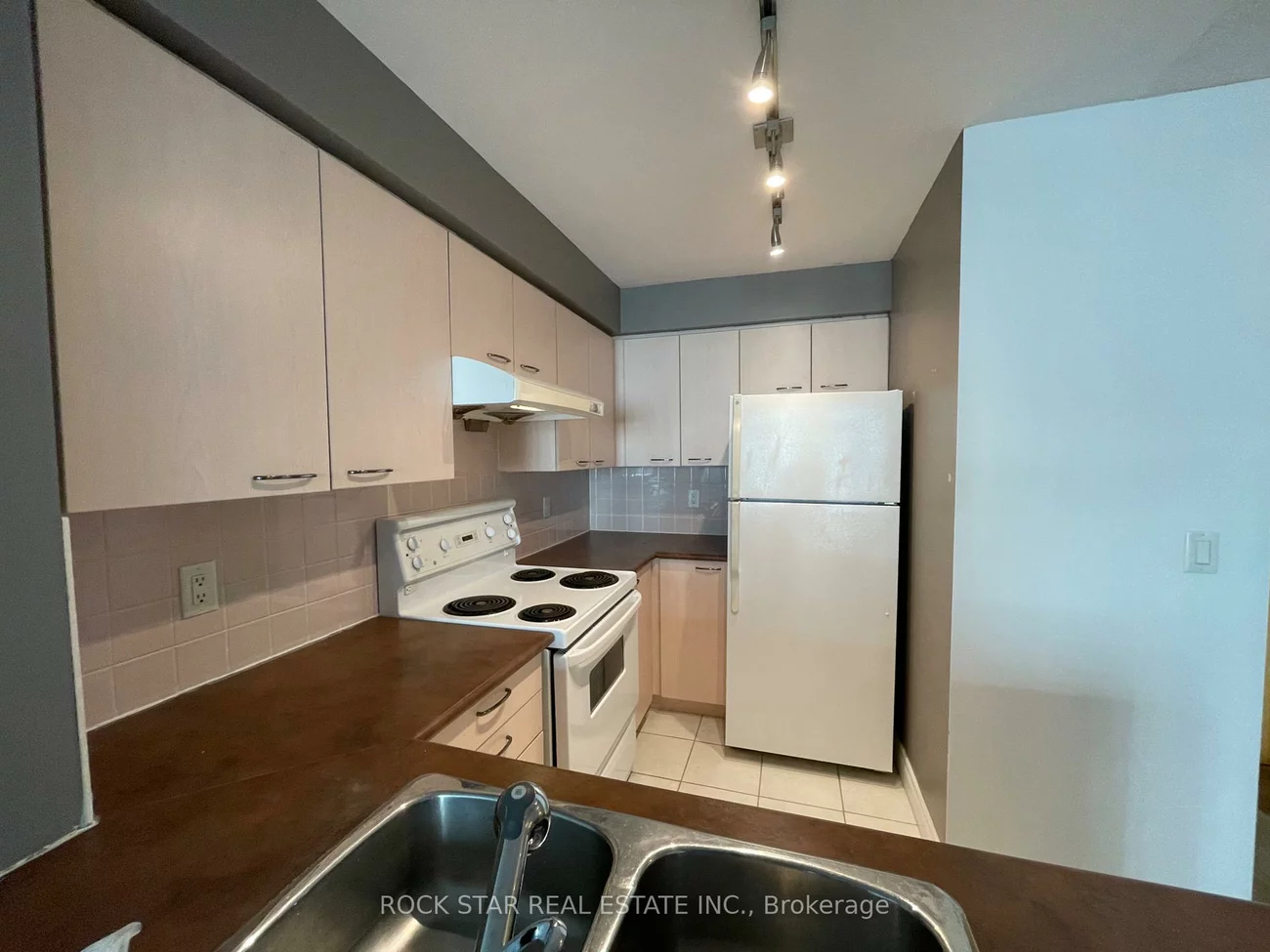 48, Suncrest, Commerce Valley, Markham