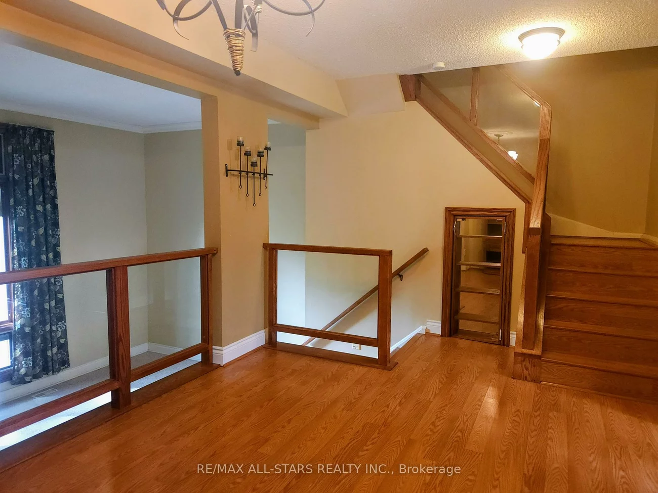 6, Hepworth, Markham Village, Markham