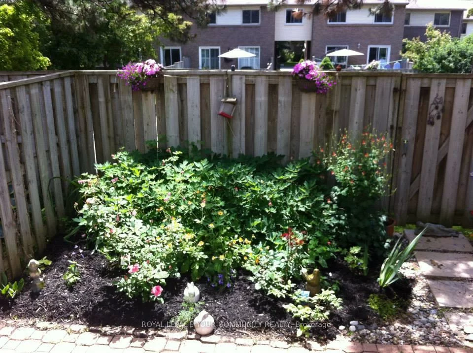 39, Knightsbridge, Markham Village, Markham