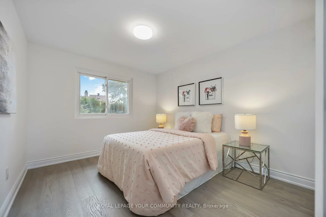 76, Knightsbridge, Markham Village, Markham