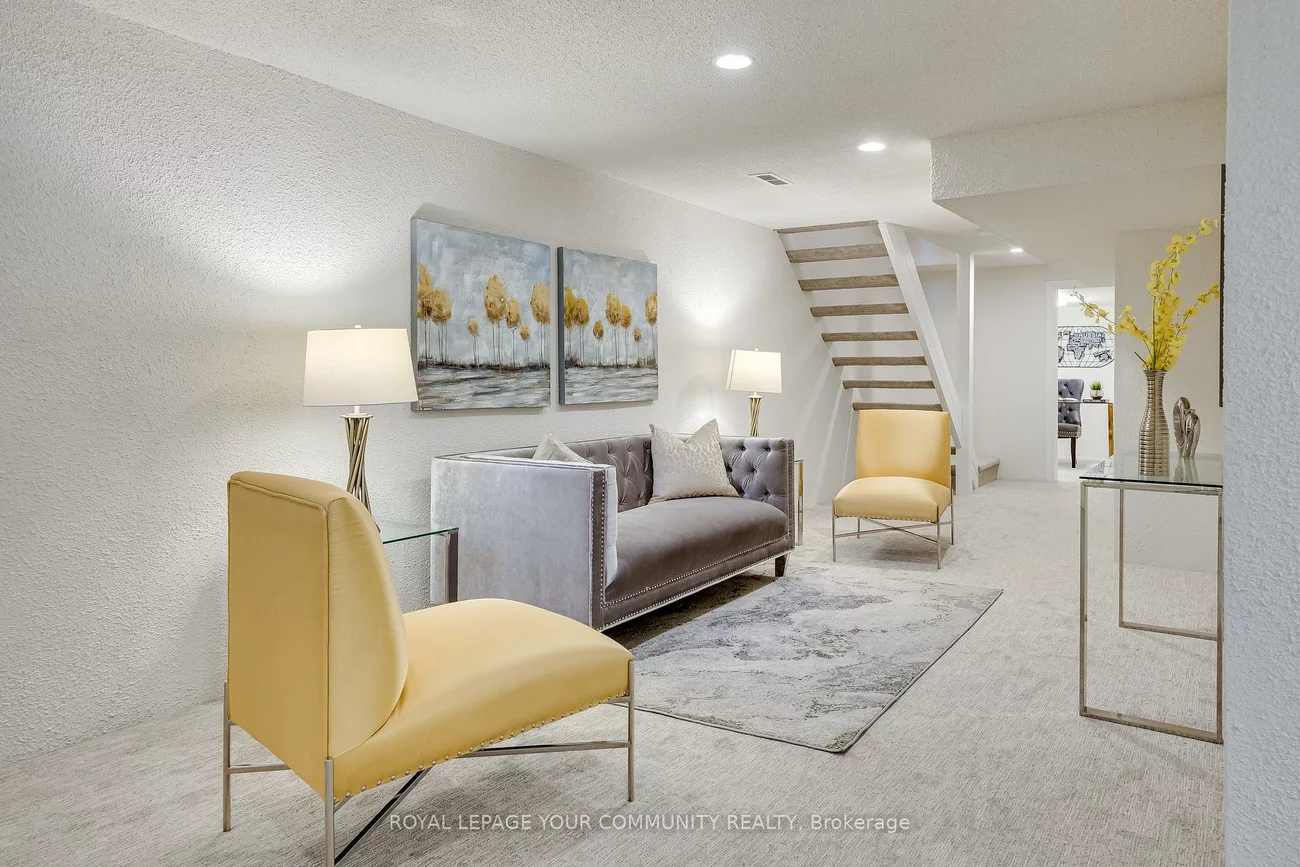 76, Knightsbridge, Markham Village, Markham