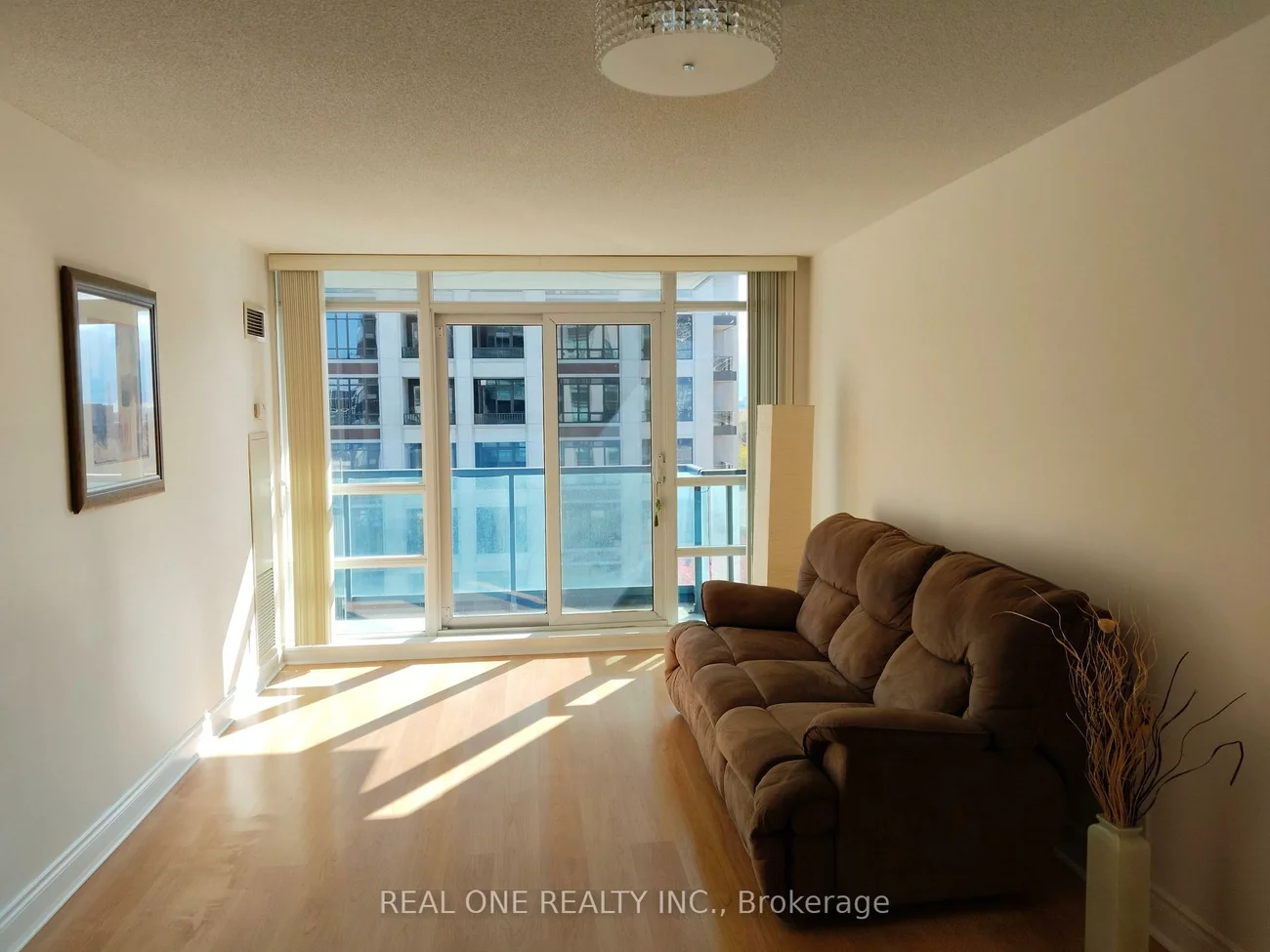 75, South Town Centre, Unionville, Markham