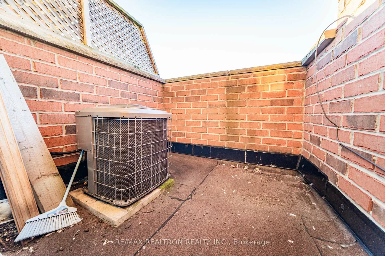 50, Greensborough Villag, Greensborough, Markham