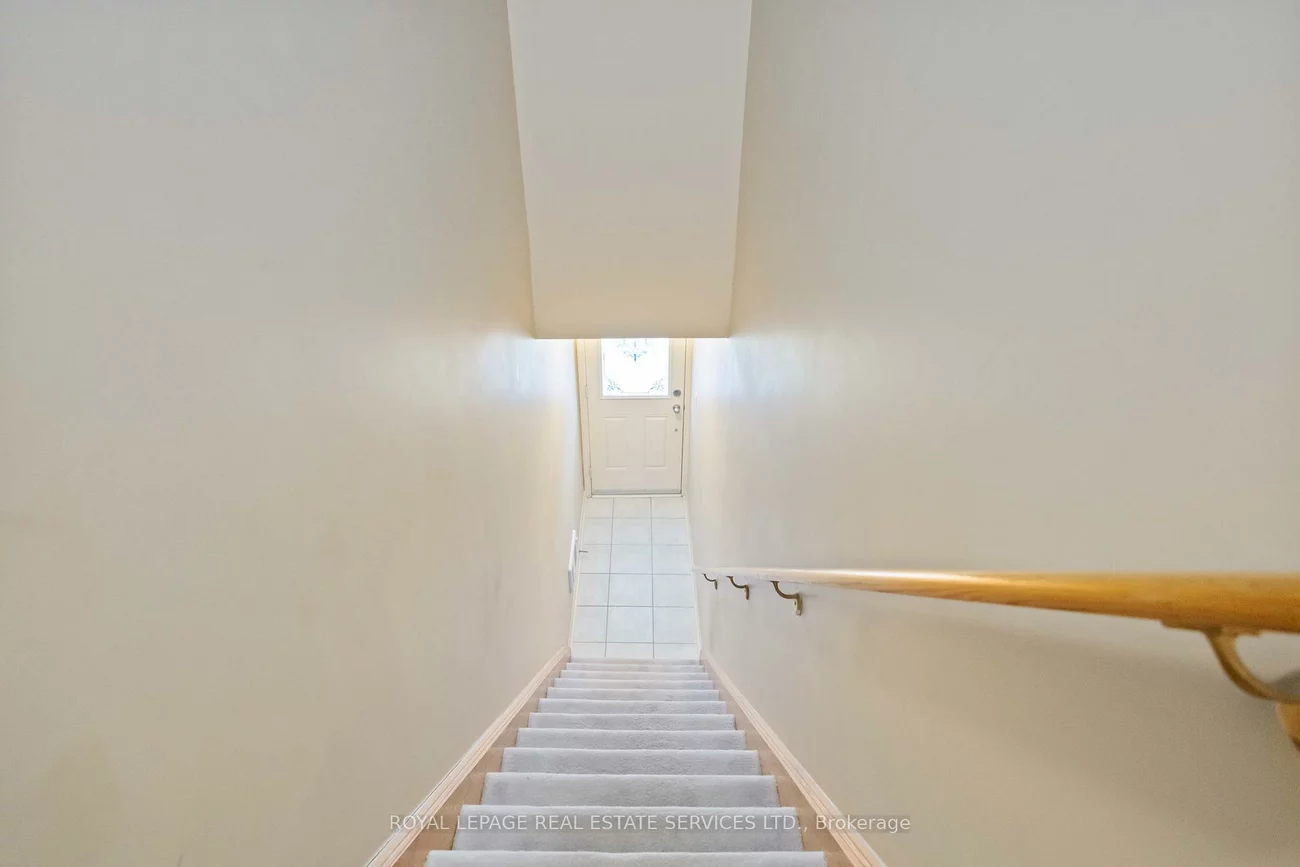 2179, Bur Oak, Greensborough, Markham