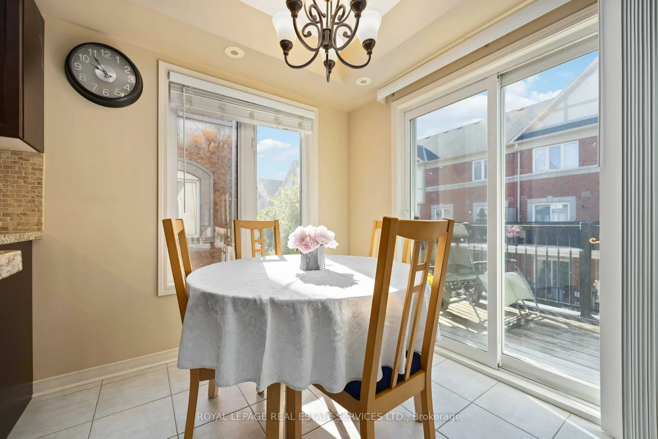 2179, Bur Oak, Greensborough, Markham