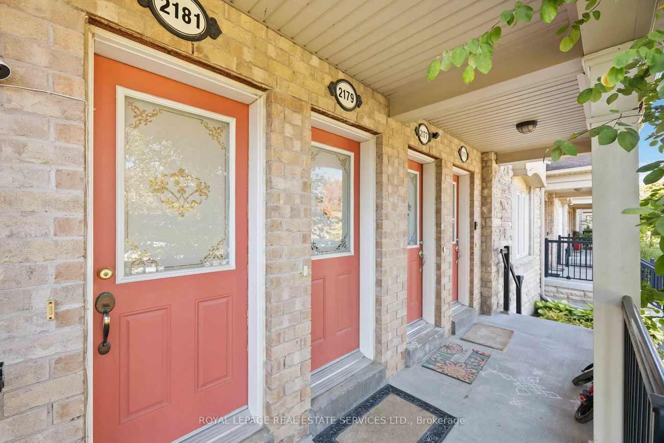 2179, Bur Oak, Greensborough, Markham